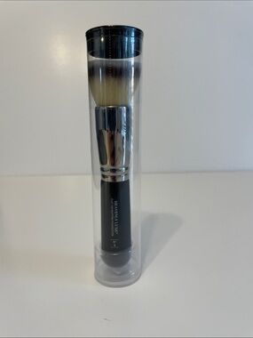 #6 IT Cosmetics Heavenly Luxe Flat Top Buffing Foundation Brush